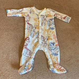 Baby Gap Seven Dwarfs PJs 0-3 months